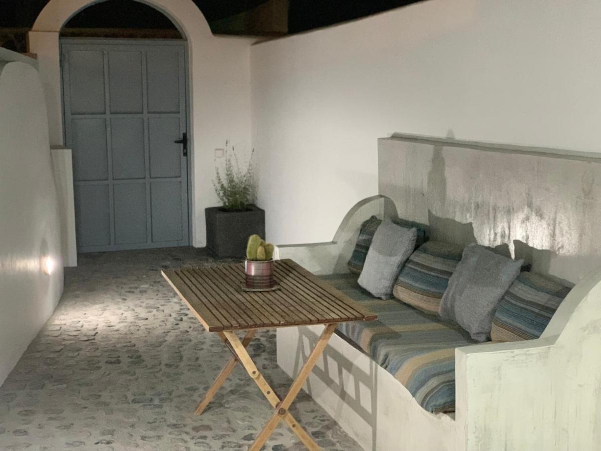 Poli Cave House Santorini *